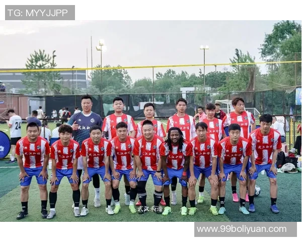 武汉足球队技术争议引发热议球迷与专家观点碰撞成焦点 武汉足球队技术争议引发热议球迷与专家观点碰撞成焦点